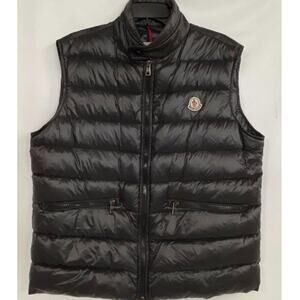 Moncler Men's Quilted Down Vest Zip Font Black size 5